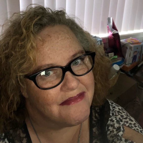 Meet your Posher, Katrina - Picture 2 of 4